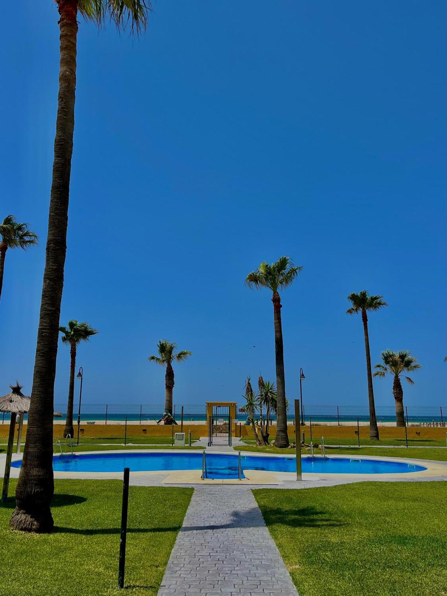 La Tortuga I, Encantador Apartamento Con Garaje En Primera Linea De Playa Tarifa Exterior photo